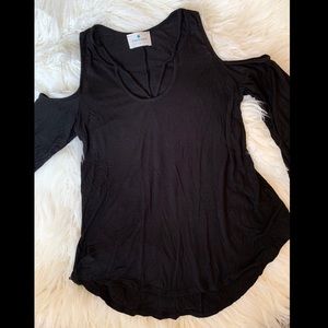 🌟 Cold Shoulder Black Top